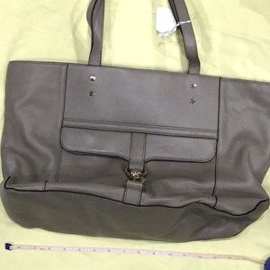 Rebecca Minkoff tote bag pre loved. In very good condition.Free gift w/purchase